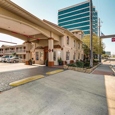 Quality Inn & Suites Dallas-Cityplace Exterior foto