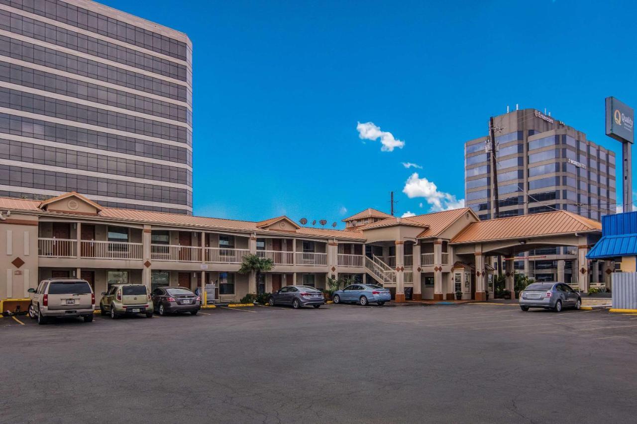 Quality Inn & Suites Dallas-Cityplace Exterior foto